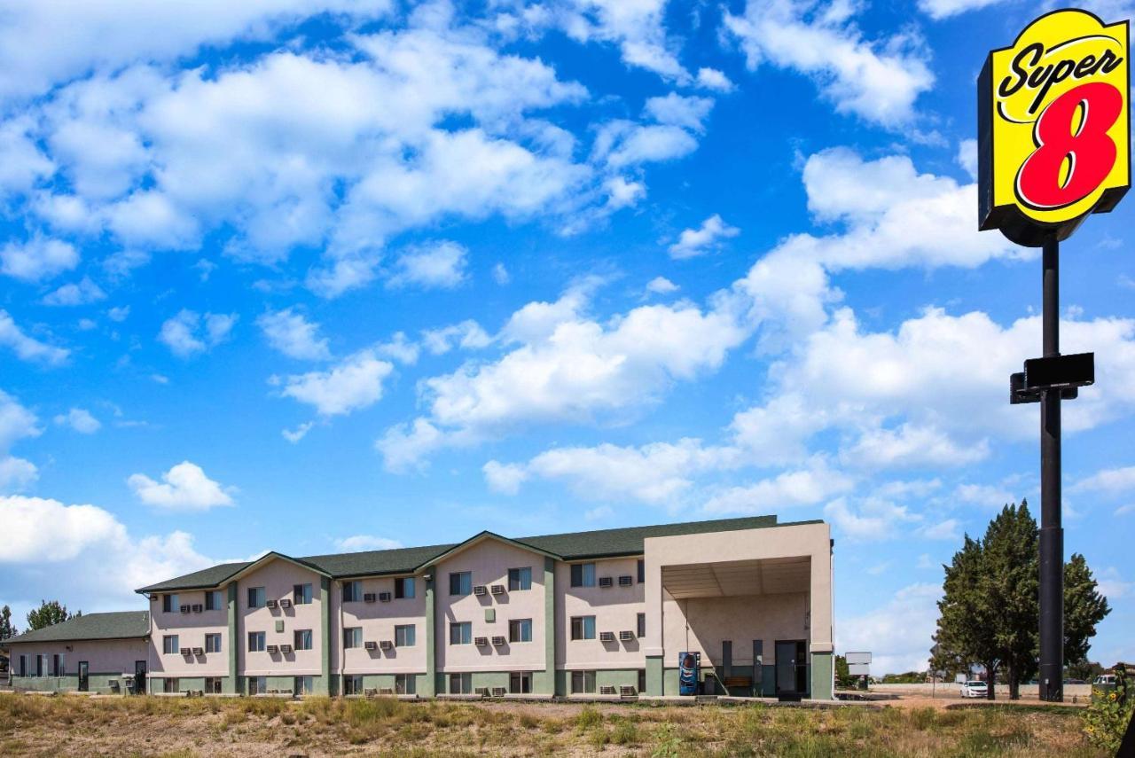 Super 8 By Wyndham Pueblo Hotel Екстериор снимка
